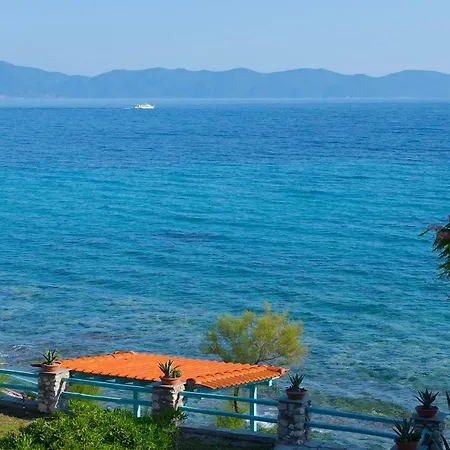 Kiparissi Halkidiki